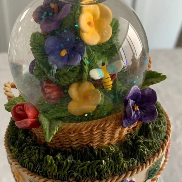 Yankee Candle Mountain Lake + Spring Globe Topper Basket Flowers 22oz Rare - Picture 6 of 12